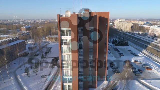 Вид с высоты на главное здание Технического университета (ЯГТУ) в Ярославле. Зима. Аэросъемка (4) смотреть онлайн