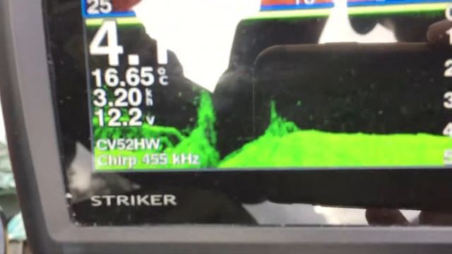 Garmin striker 7 sv. Дерево на глубине 4 метра. смотреть онлайн
