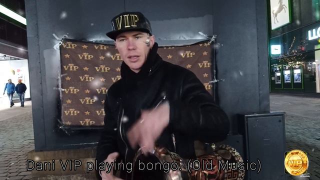 Dani VIP playing bongo. 🇬🇧 (old music) смотреть онлайн
