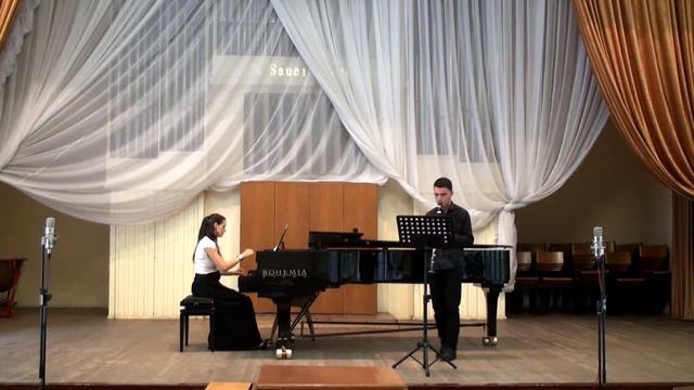 Копия видео "Алёна Томлёнова Концертино для кларнета и ф-но" смотреть онлайн