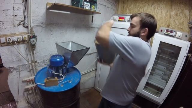 Обзор зернодробилки "Ураган" смотреть онлайн