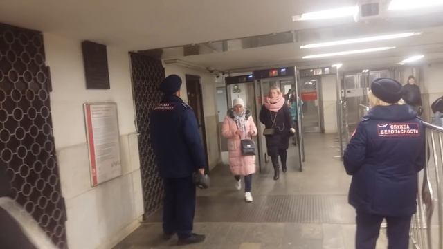 ДОсмотр в метро. Театр безопасности. смотреть онлайн