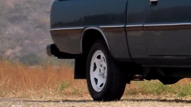 MAZDA Familia 1400 E смотреть онлайн