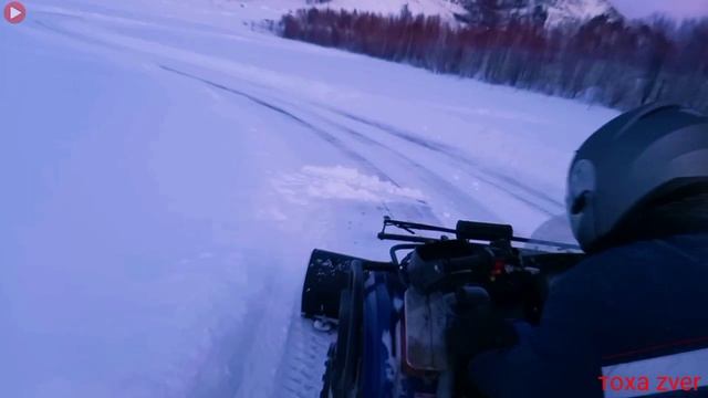 "Залипательный"день квадроциклиста.Снег+СФ-500 +снегоотвал+ледовая трасса озера и я со своими идеям смотреть онлайн