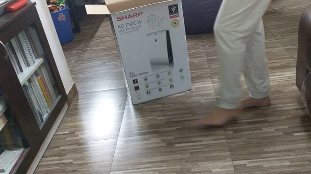 Unboxing of sharp KC-F30E-W purifier/humidifier смотреть онлайн