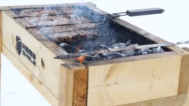 Мангал,обработанный составом Wood Shield НЕ ГОРИТ смотреть онлайн