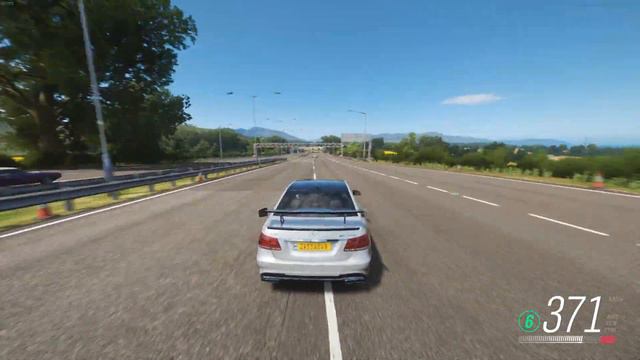 Mercedes Benz E63 cruising around | Forza Horizon 4 смотреть онлайн