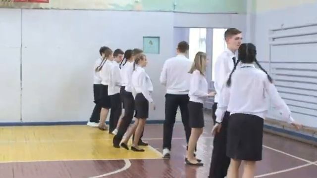 Хореографический ансамбль Грация - МОБУ СОШ 30 - Офицерский вальс смотреть онлайн