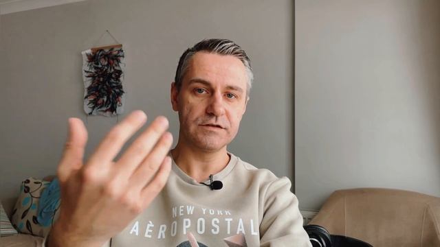 Отличие коммерческой музыки от некоммерческой смотреть онлайн