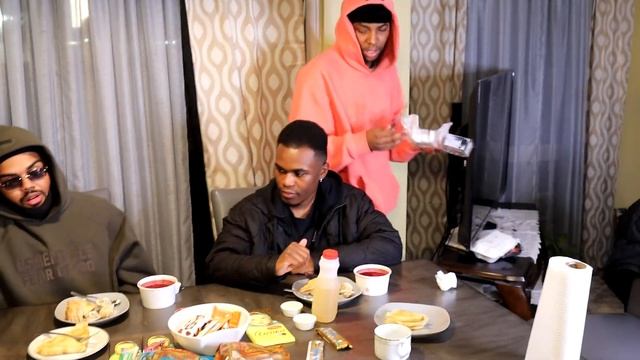 MY FRIENDS RATE RUSSIAN /SLAV FOOD FOR THE FIRST TIME смотреть онлайн
