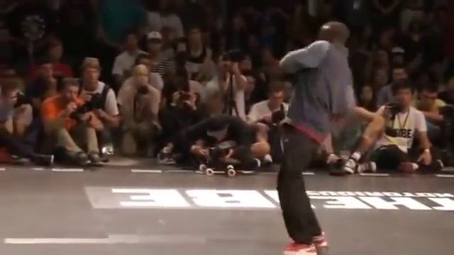 Самый зрелищный брейк данс батл!Смотреть всем! смотреть онлайн