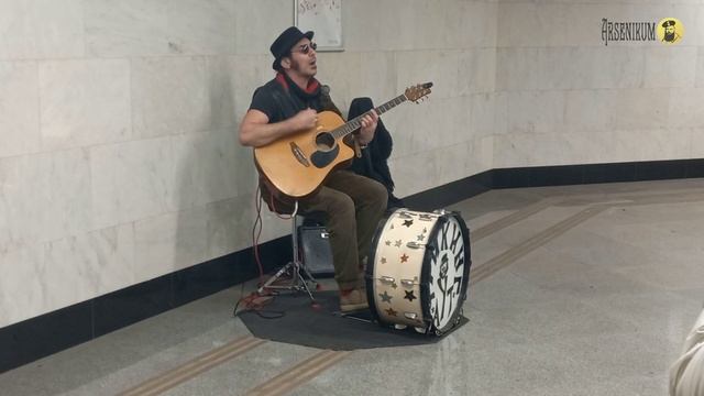 «Не зная горя, горя, горя в краю магнолий плещет море», хит 1980-го года (версия гр. «Фрикинг Аут») смотреть онлайн