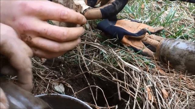 Still Shaking! - Actual buried treasure found Metal Detecting! Time Capsule? Witch Jar? смотреть онлайн