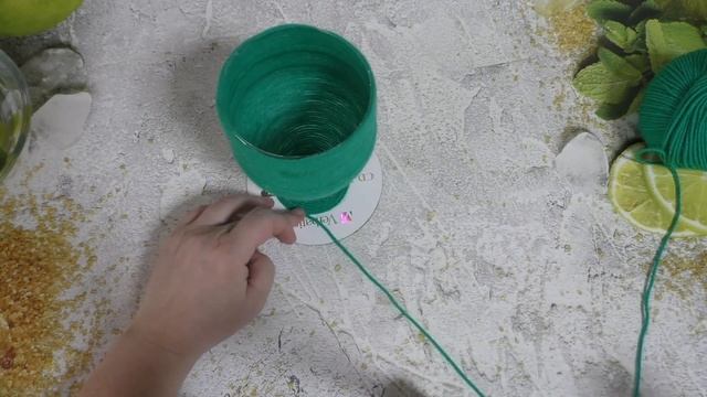 ВАЗА КОНФЕТНИЦА своими руками / ПОДЕЛКИ из ПЛАСТИКОВЫХ БУТЫЛОК /DIY смотреть онлайн