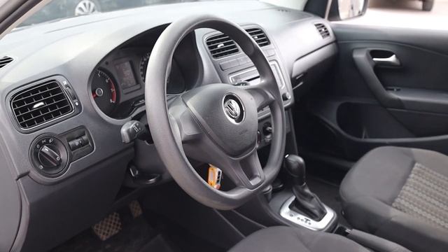 Volkswagen Polo белый смотреть онлайн