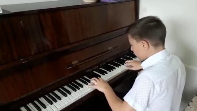 "Маленькая полька" Л. Стрэббог смотреть онлайн