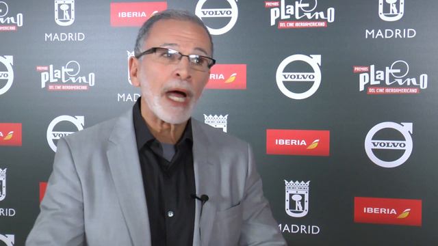 Premios PLATINO 2018 – Tony Plana analiza los estereotipos de los personajes latinos en Hollywood смотреть онлайн