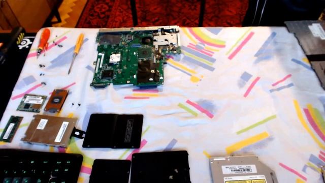 Disassembly DELL Inspiron 1300