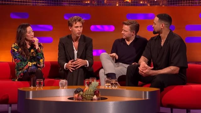 Austin Butler Can't Get Rid Of His Elvis Presley Voice | The Graham Norton Show смотреть онлайн