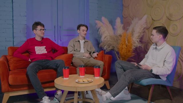 Кому работать очень круто. Мифы про разработчиков смотреть онлайн