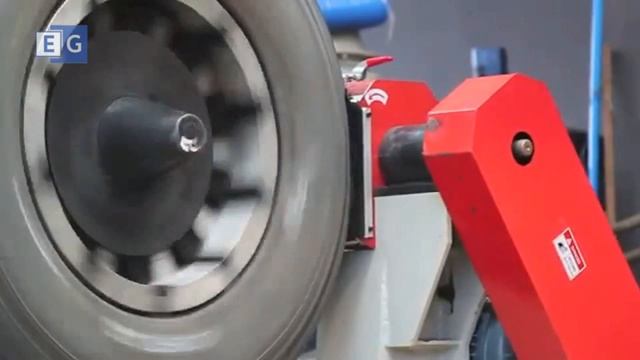 Оборудование для восстановления изношенных шин (шероховальный станок) смотреть онлайн