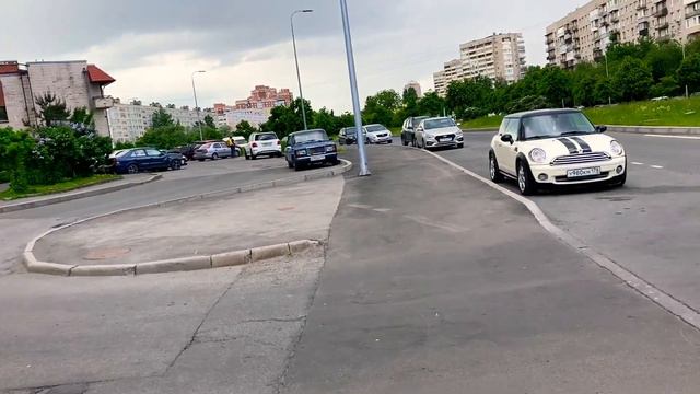 Вот такое небо у нас и облака и ветер всем прекрасного дня смотреть онлайн