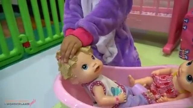 RACHEL takes care of her baby doll смотреть онлайн