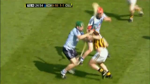 Eoin Larkin hit - Dublin v Kilkenny смотреть онлайн