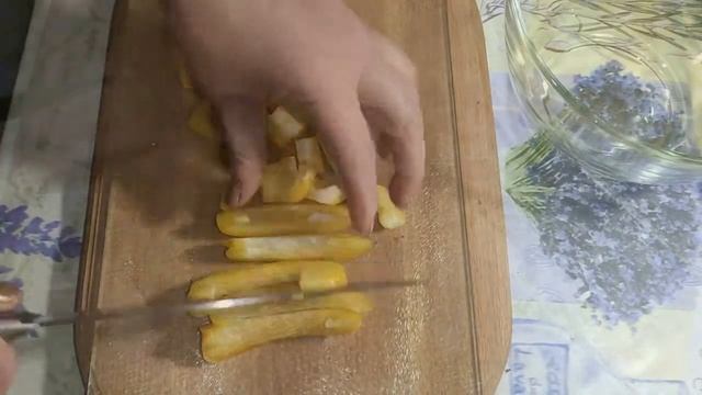 Салат с фетой и вареньем из зеленых грецких орехов смотреть онлайн