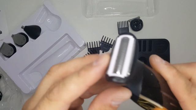 CRONIER CR-865 триммер для стрижки 15 в одном смотреть онлайн