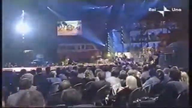 Geri Halliwell It’s Raining Men Torno Sobato 29 September 2001 смотреть онлайн