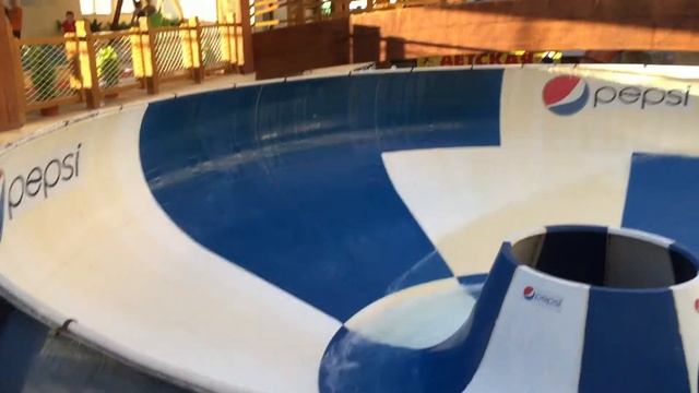 Аквапарк Казанская Ривьера | Казань | Наши путешествия Omsk Travel смотреть онлайн