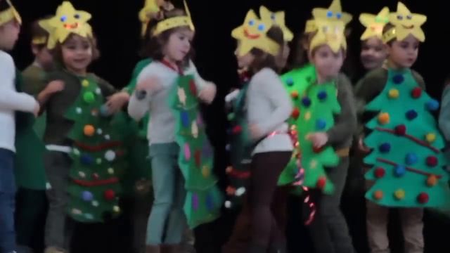 I'm A Dancing Christmas Tree смотреть онлайн