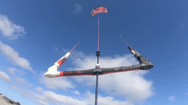 Kite Control 101 (tips for first kitesurf lesson) смотреть онлайн