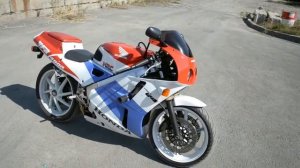 Краткий обзор и особенности эксплуатации мотоцикла Honda VFR400R NC30