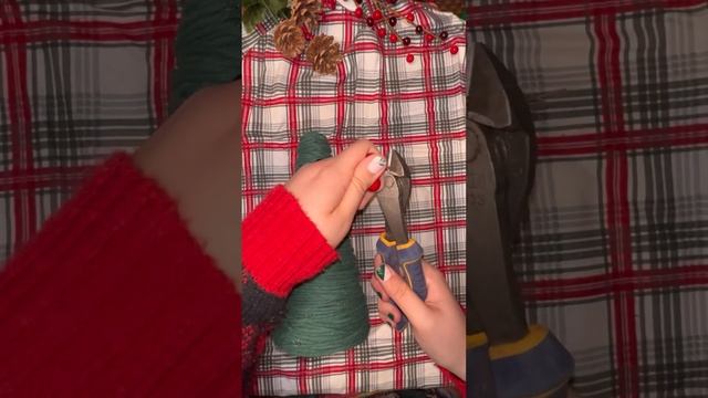 Easy Christmas tree DIY! ? смотреть онлайн