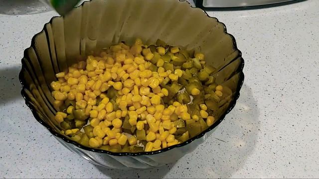 Салат с куриной грудкой (быстро и вкусно) смотреть онлайн