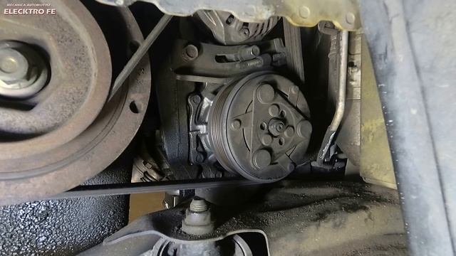 Como eliminar sonidos de polea usando WD-40 (aflojatodo) смотреть онлайн
