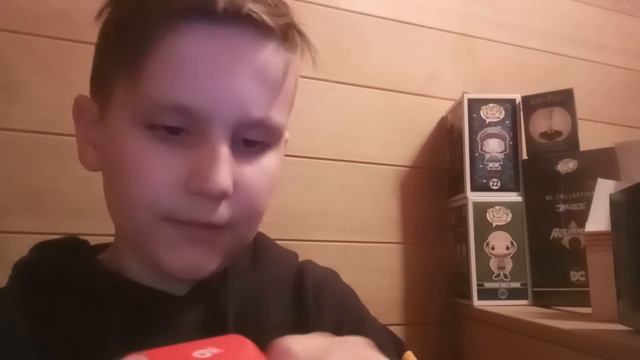 БОКС ПО ОЧЕНЬ СТРАННЫМ ДЕЛАМ и несколько фигурок смотреть онлайн