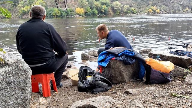 Рыбалка в Запорожье. Арочный Мост. Ловим Жирную Тарань. Рыбой Кишит. Водовороты и сильное течение. смотреть онлайн