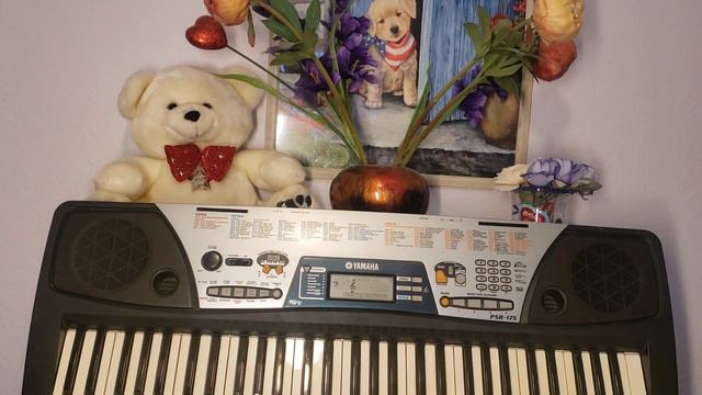 YAMAHA PSR-175 смотреть онлайн