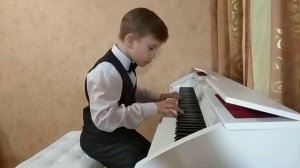 Л Моцарт Менуэт, ми минор