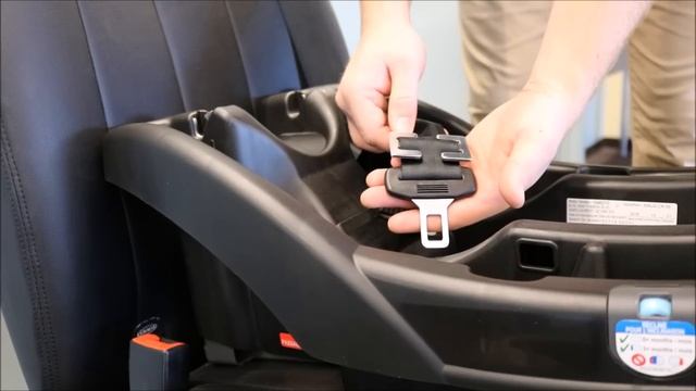 Locking Clip Installation: Infant Car Seat Base смотреть онлайн