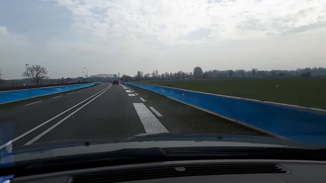 Поющая дорога свела с ума местных жителей смотреть онлайн