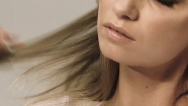 Как использовать сухой шампунь COLAB смотреть онлайн