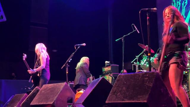 L7 Shitlist @ Summit Music Hall Denver 2022.10.19 смотреть онлайн