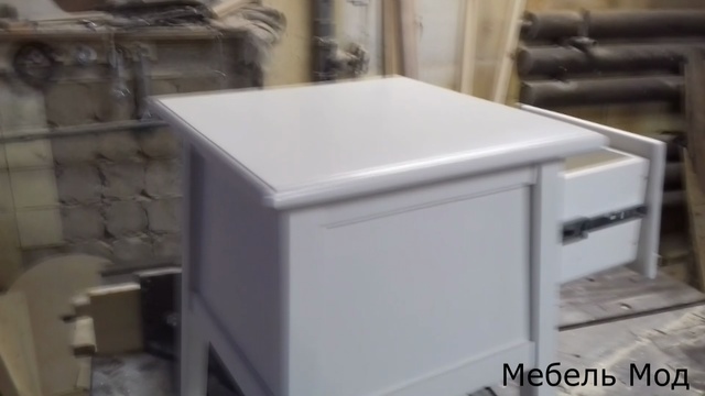 Столик-подставка из массива дерева. смотреть онлайн