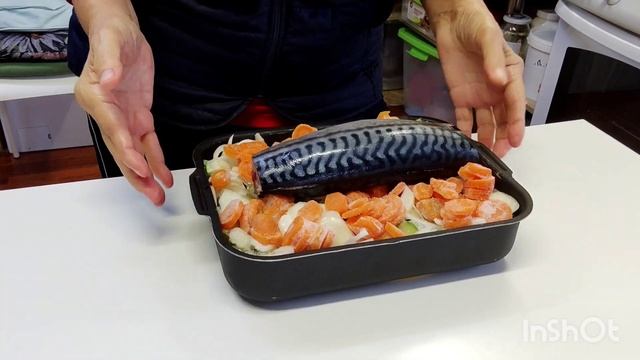 Готовлю скумбрию с овощами в духовке! ?