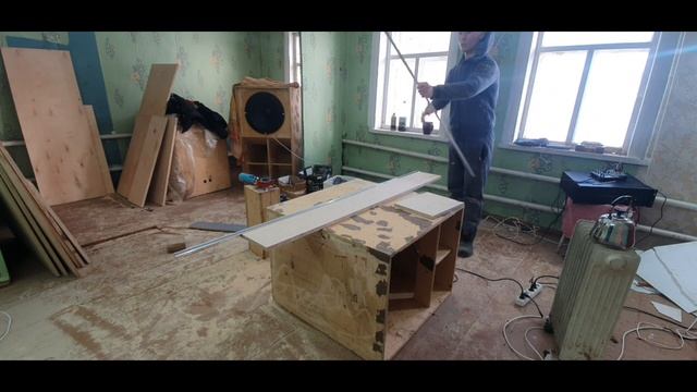 Делаю самодельную направляющую для ручной пилы #циркулярка #пила смотреть онлайн