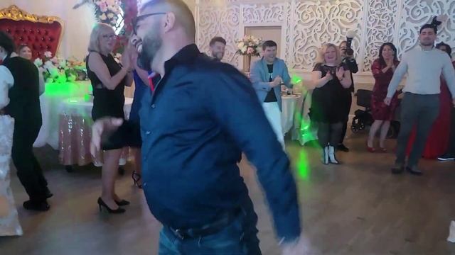 Узбекская Свадьба в Филадельфии Друзья Жениха Танцуют Под Лезгинку/ Uzbek Tuy Philadelphia Uzbeki смотреть онлайн